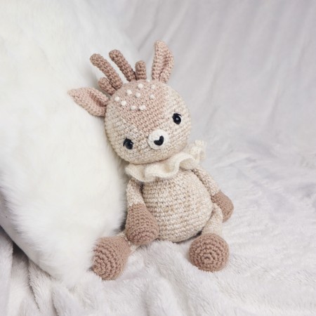 Charlie, le faon, modèle au crochet