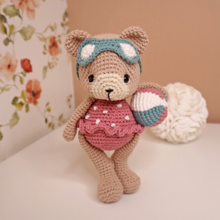 Margotte, l'oursonne, modèle au crochet